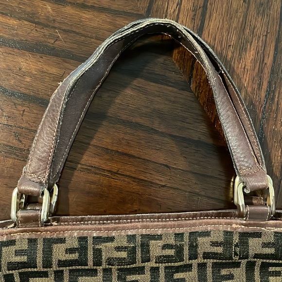 🎉HP🎉 Authentic Vintage Fendi Zippered Tote - Picture 2 of 15
